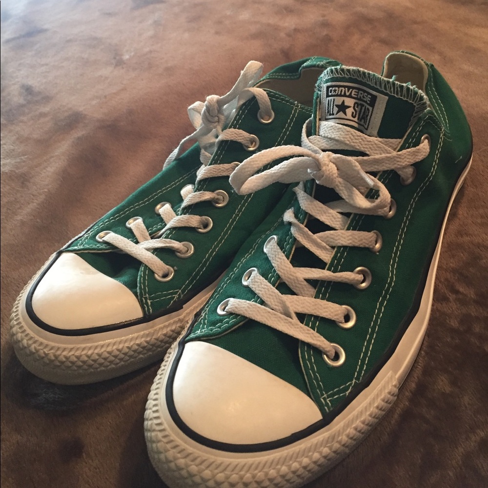 Converse sneakers sz 11