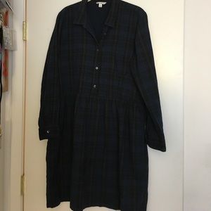 Gap Navy plaid dress L, great for fall!