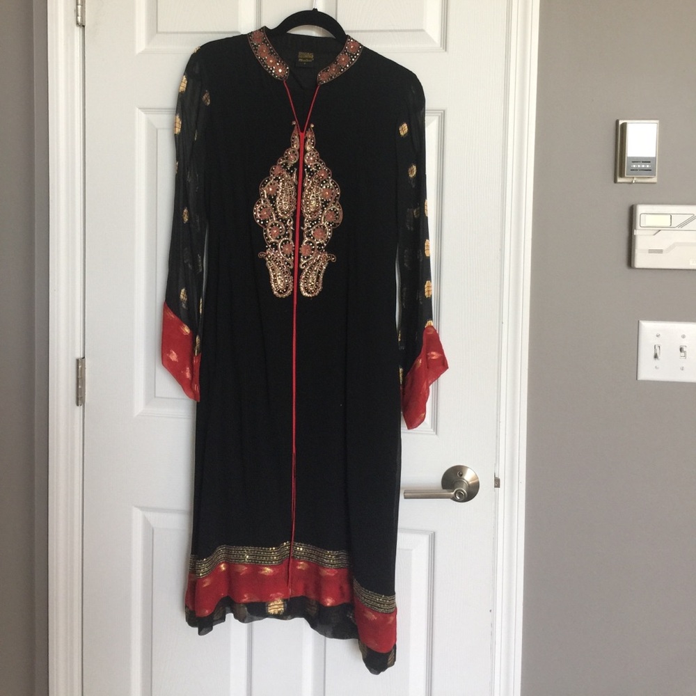 Beautiful shalwar kameez - Indian/Pakistan