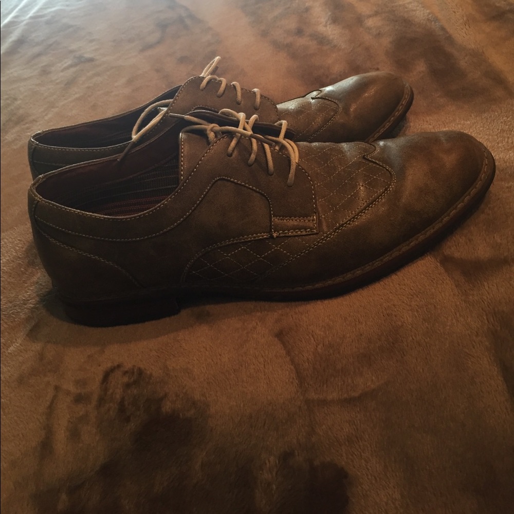 Dress shoes