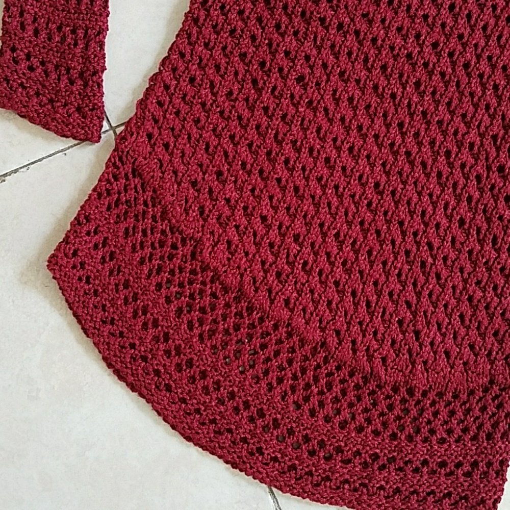 Beautiful sweater! - Picture 3 of 4