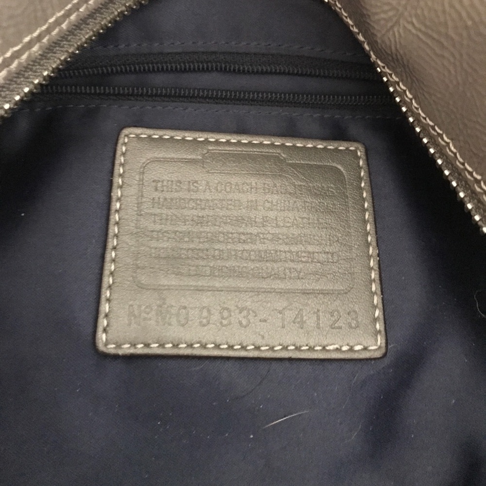 Today only $75 Coach Authentic pursepatent leather - Picture 4 of 8