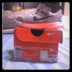 Toddler nikes size 7