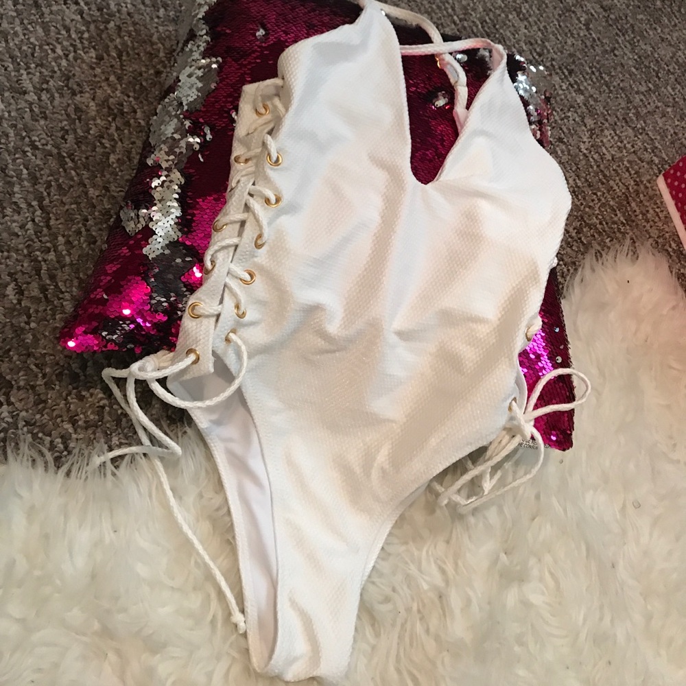 ALL WHITE ONE PIECE W/ OPEN BACK