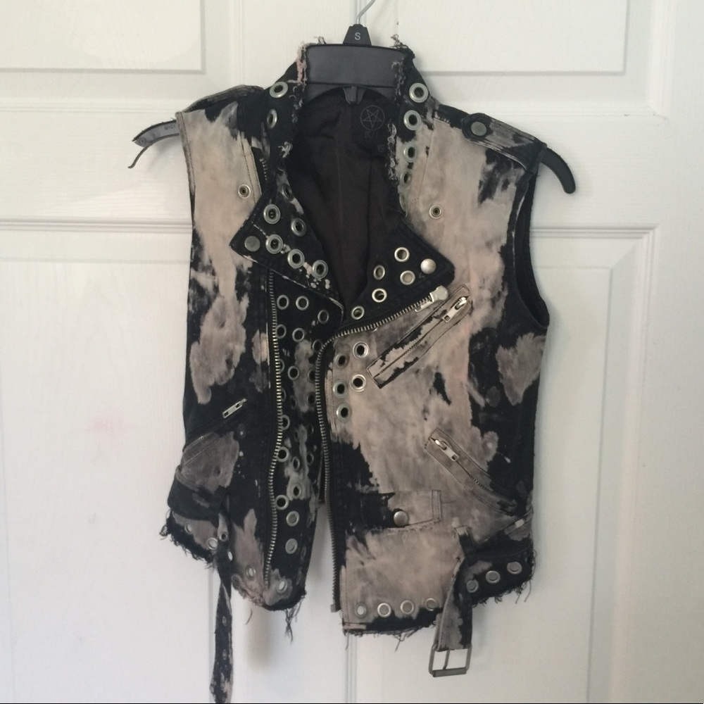 Black & white bleached vest