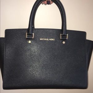 Micheal Kors Selma Medium Saffiano leather satchel