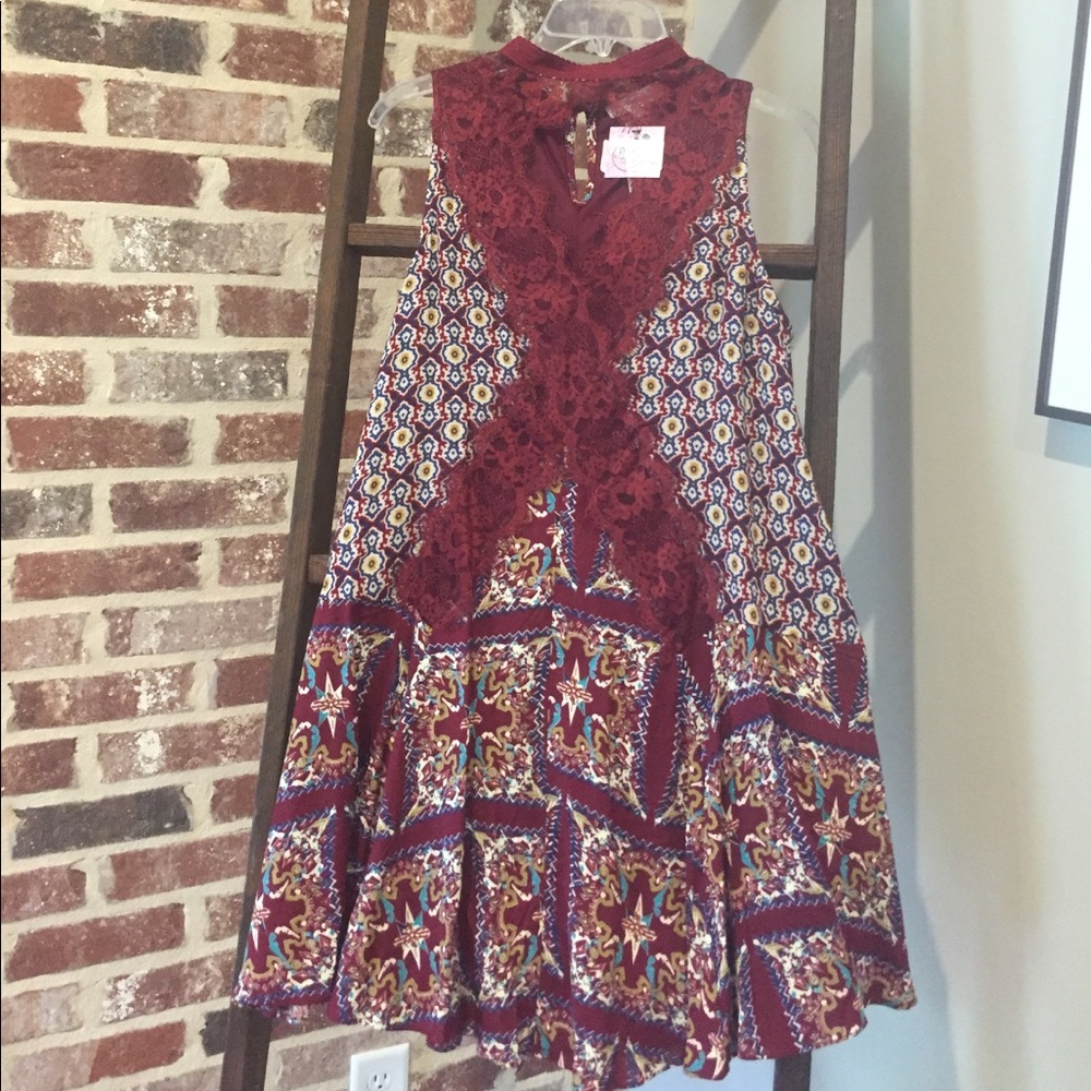 NWT maroon and navy floral dress with collar.