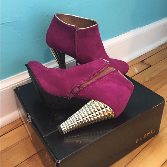 Pink faux-suede booties - Picture 3 of 5