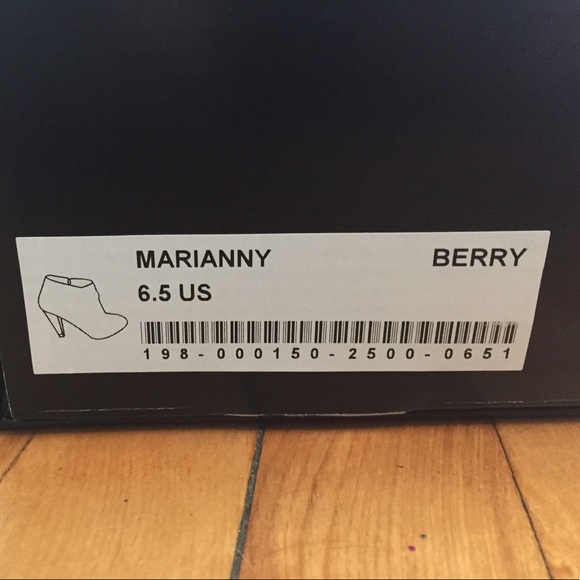 Pink faux-suede booties - Picture 4 of 5