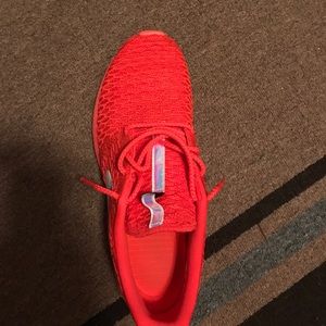 NIKE ROSHE RUNS 9.5/10 condition