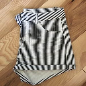 H&M STRIPED SHORTS