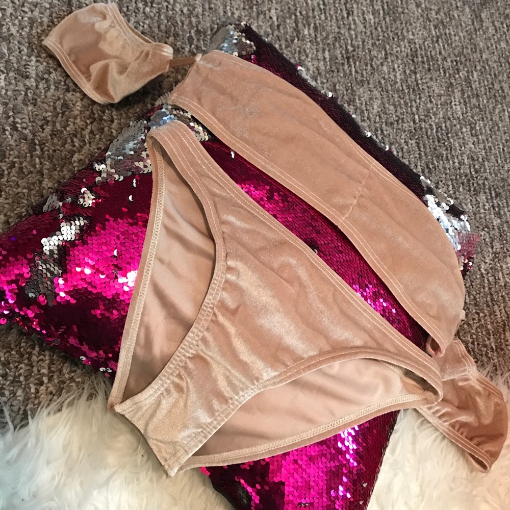 2 PIECE VELVET OFF THE SHOULDERS SWIMSUIT