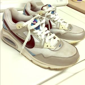 WORN NIKE AIR MAXES women size 9