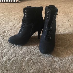 Lace up Heeled Boots