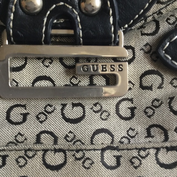 Guess small purse - Picture 5 of 5