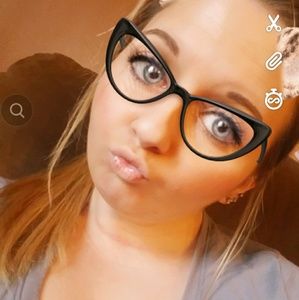 Meet your Posher, Brittney