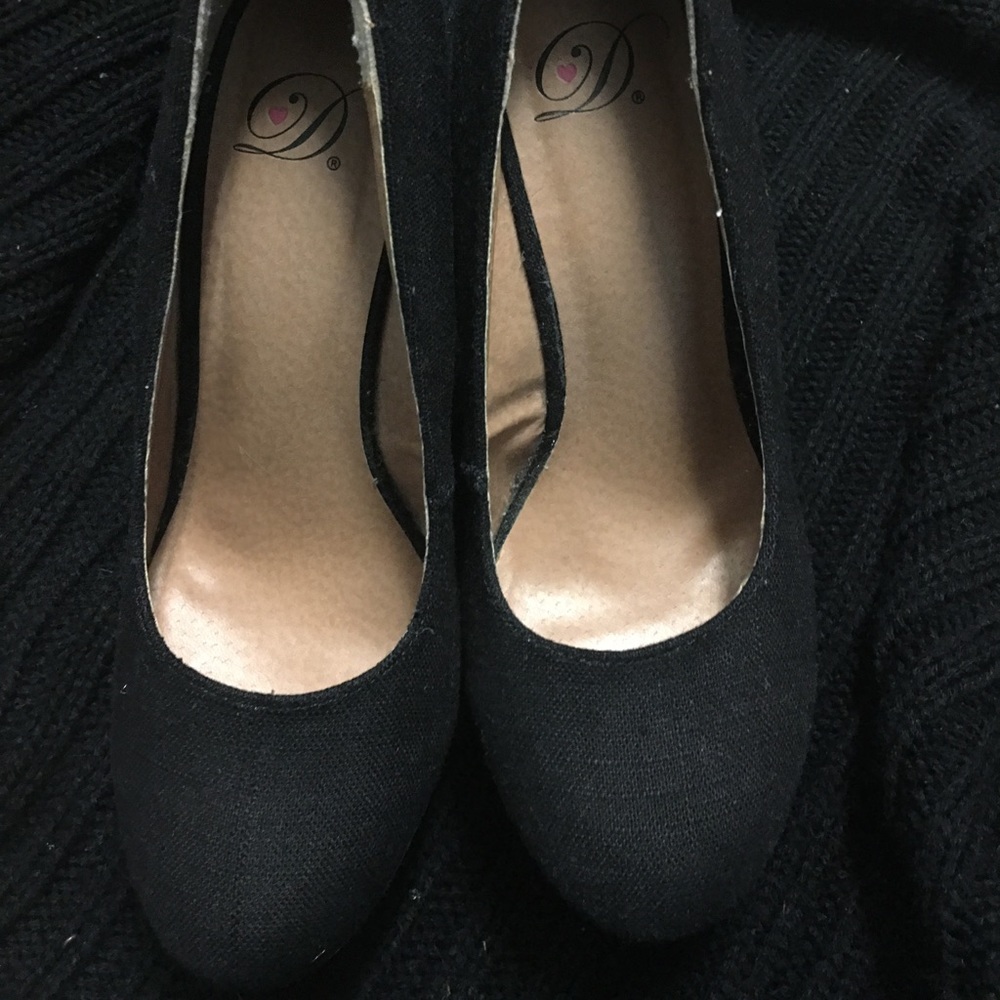 Black Wedges