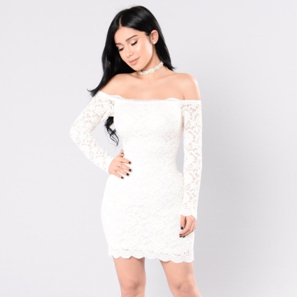 Off the shoulder white lace bodycon