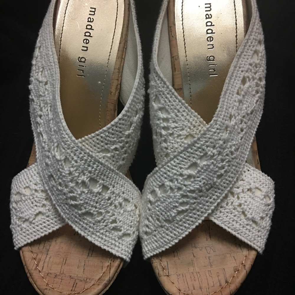 White Wedges