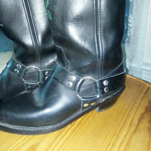 Boots - Picture 2 of 3