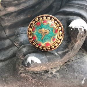 Stunning gold toned turquoise ring 💍