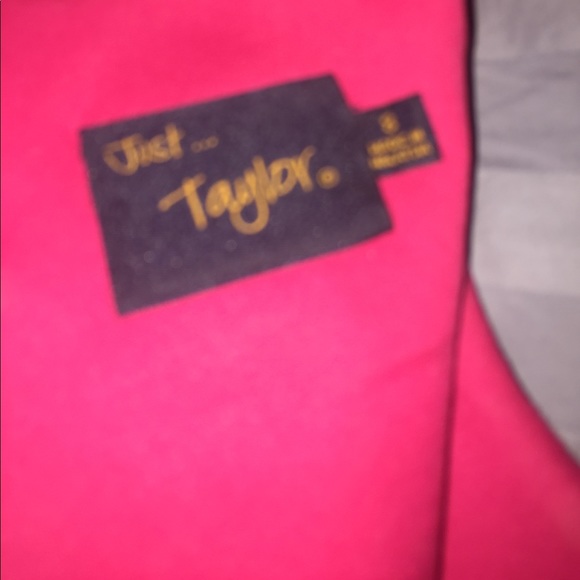 Cute pink Dress with gold zipper in the back. - Picture 4 of 4