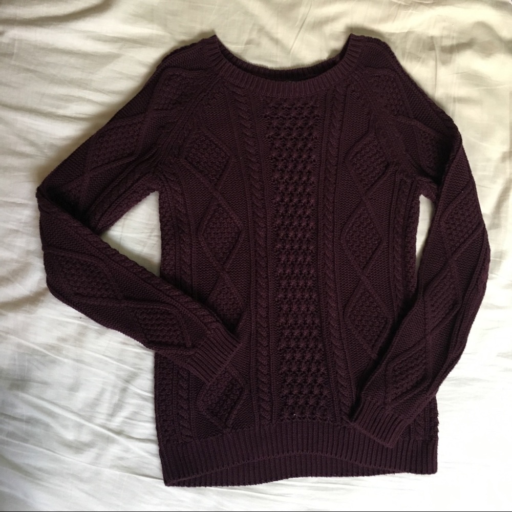 Maroon sweater