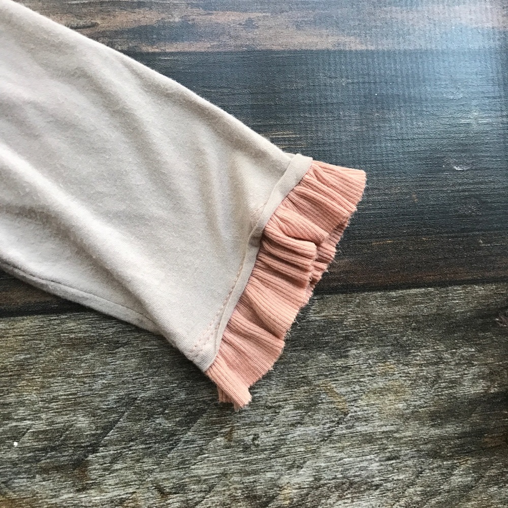 BKE Boutique beautiful 3/4 length sleeve top. - Picture 4 of 4
