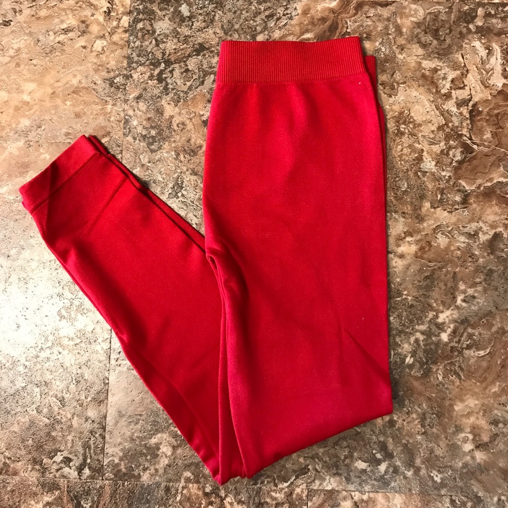 Red Seamless Capri Leggings