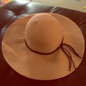 Felt floppy hat