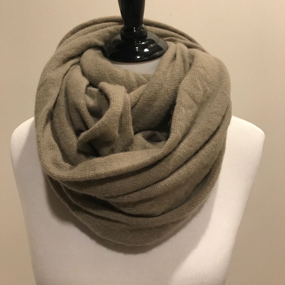 White + Warren 100% Cashmere Scarf