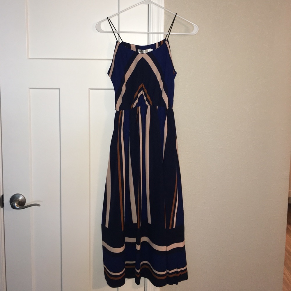 Super Cute Midi Dress!