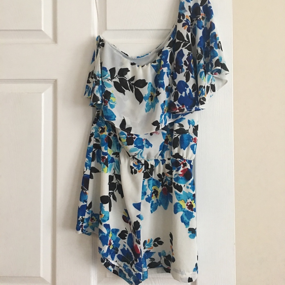 One shoulder floral romper