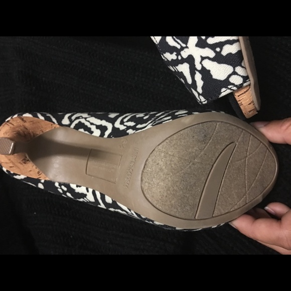 Patterned heels - Picture 5 of 5