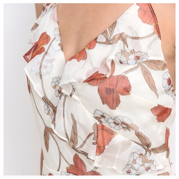 🦋MAKE AN OFFER!🦋 Ivory Coral Floral Maxi - Picture 4 of 4