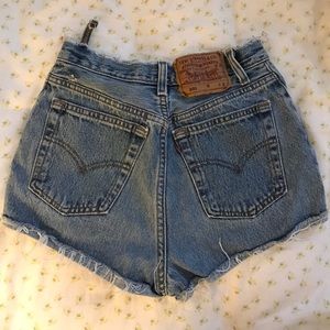 High waisted Levi shorts