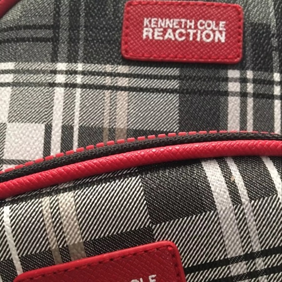 NWT Kenneth Cole Reaction Makeup Bag - Picture 4 of 4