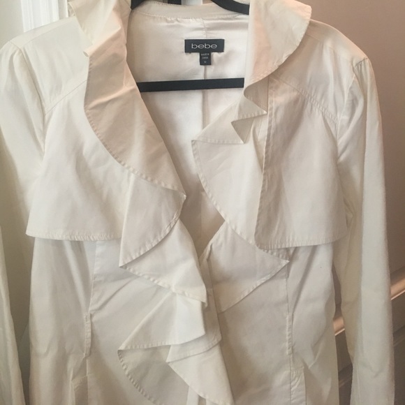Ladies white Bebe ruffled jacket fully lined - Picture 1 of 5