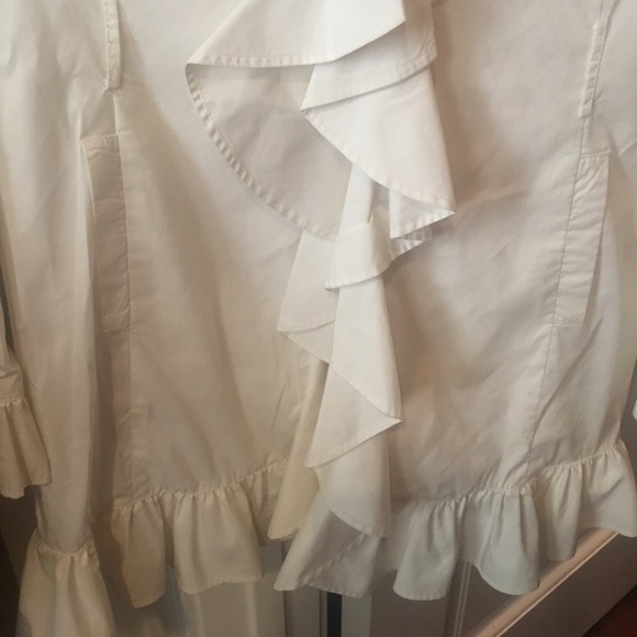 Ladies white Bebe ruffled jacket fully lined - Picture 4 of 5