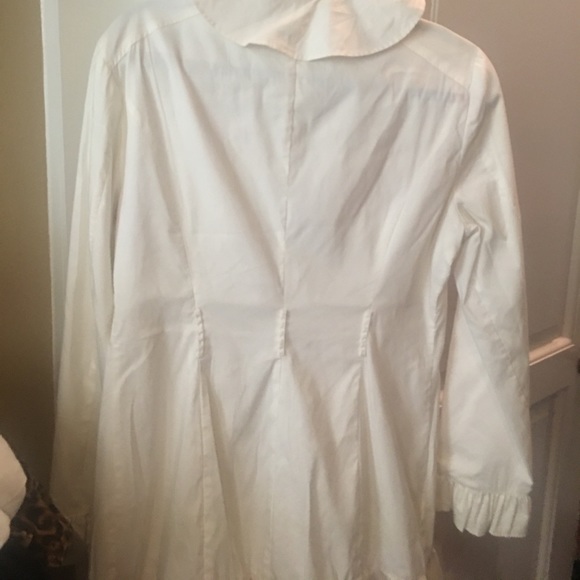 Ladies white Bebe ruffled jacket fully lined - Picture 5 of 5