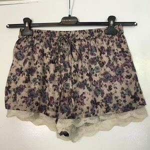zara print shorts with lace