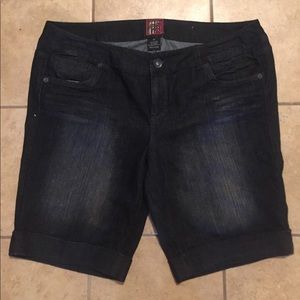 NWOT Stretchy Torrid Denim Bermudas