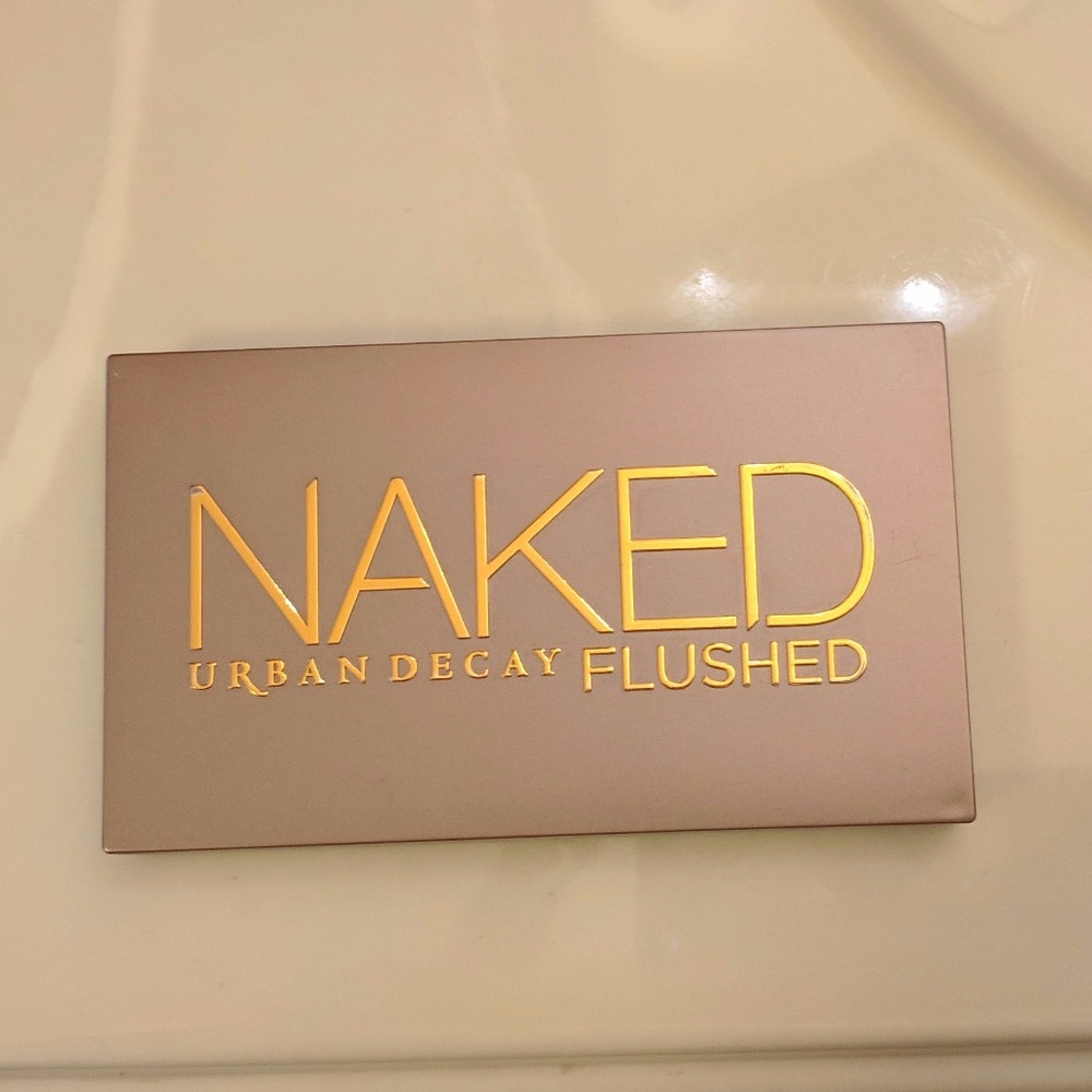 URBAN DECAY Naked Flushed - Naked
