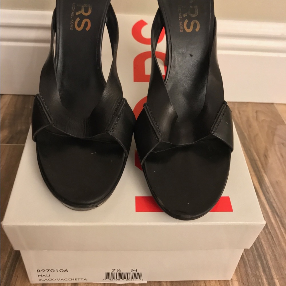 Michael Kors Black Heels ( Mali Vacchetta )