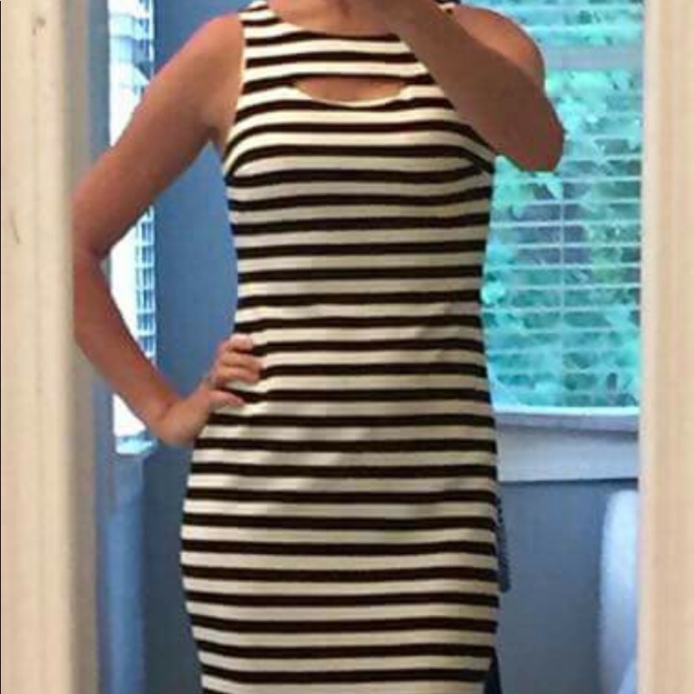 Freeway Copland Black and white stripe dress  - Picture 3 of 6