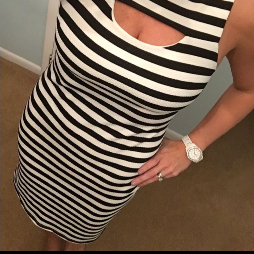 Freeway Copland Black and white stripe dress  - Picture 6 of 6