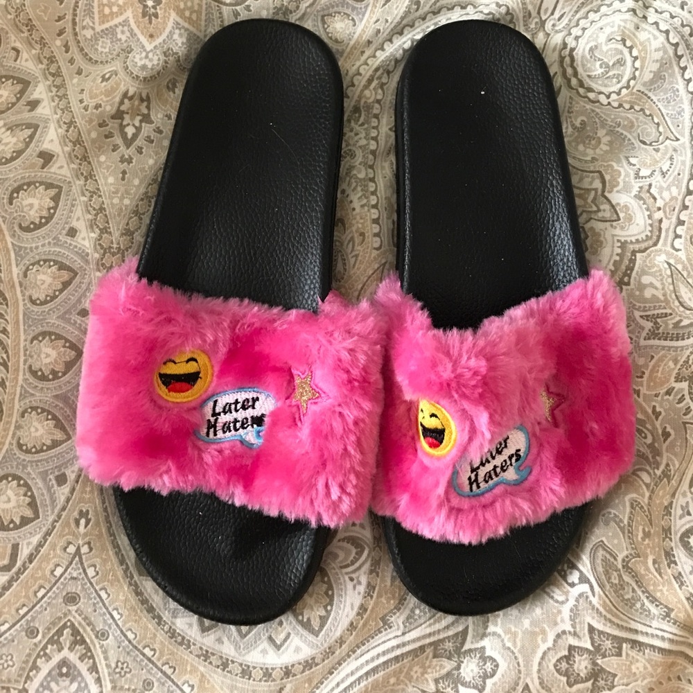 Pink furry emoji slides - Picture 4 of 4