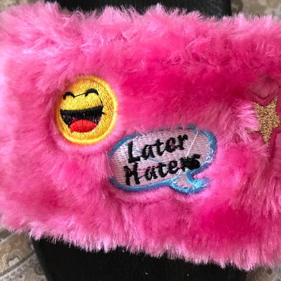 Pink furry emoji slides - Picture 2 of 4