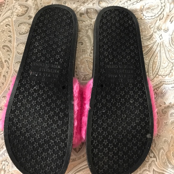 Pink furry emoji slides - Picture 3 of 4