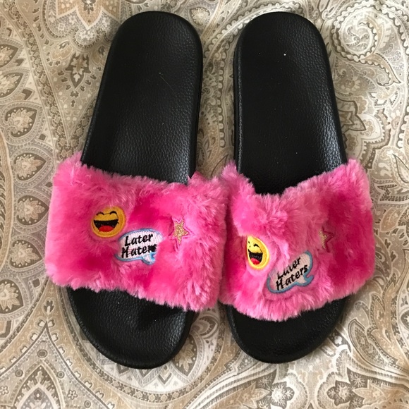 Pink furry emoji slides - Picture 4 of 4